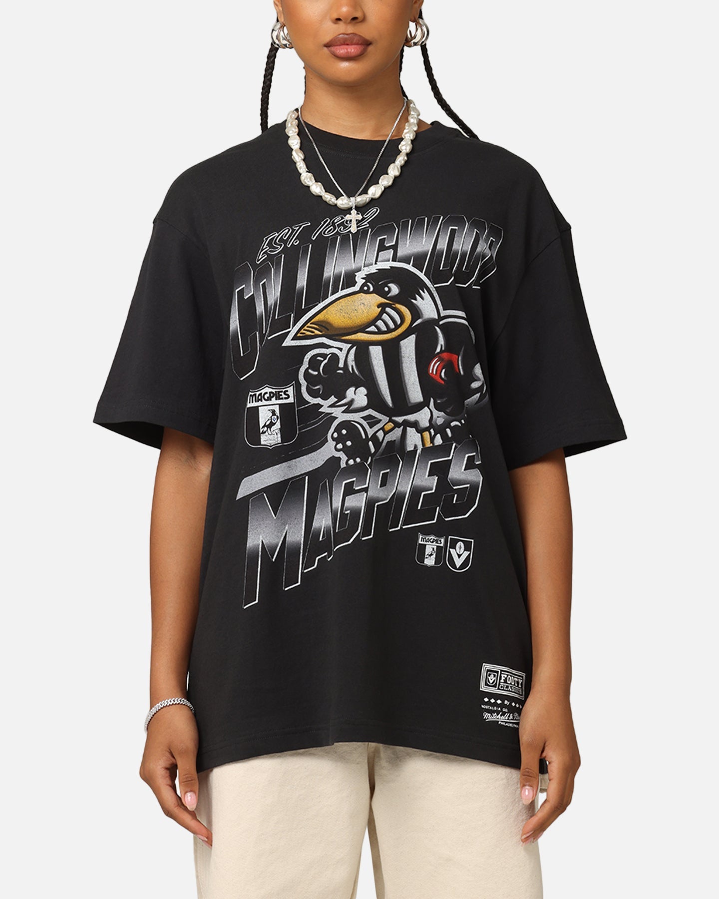 Mitchell & Ness Collingwood Magpies Mascot Character T-Shirt Faded Black Style001
