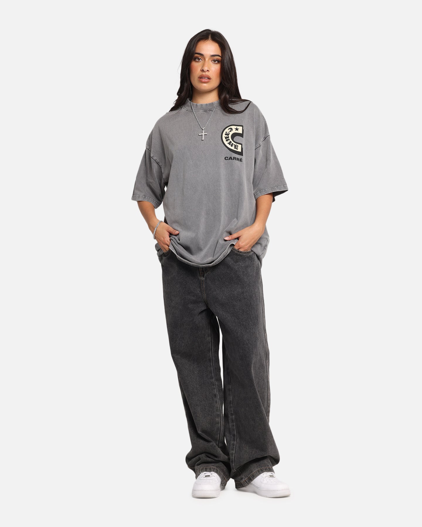 Carre Sacred Letter Mock Neck T-Shirt Washed Charcoal Style001