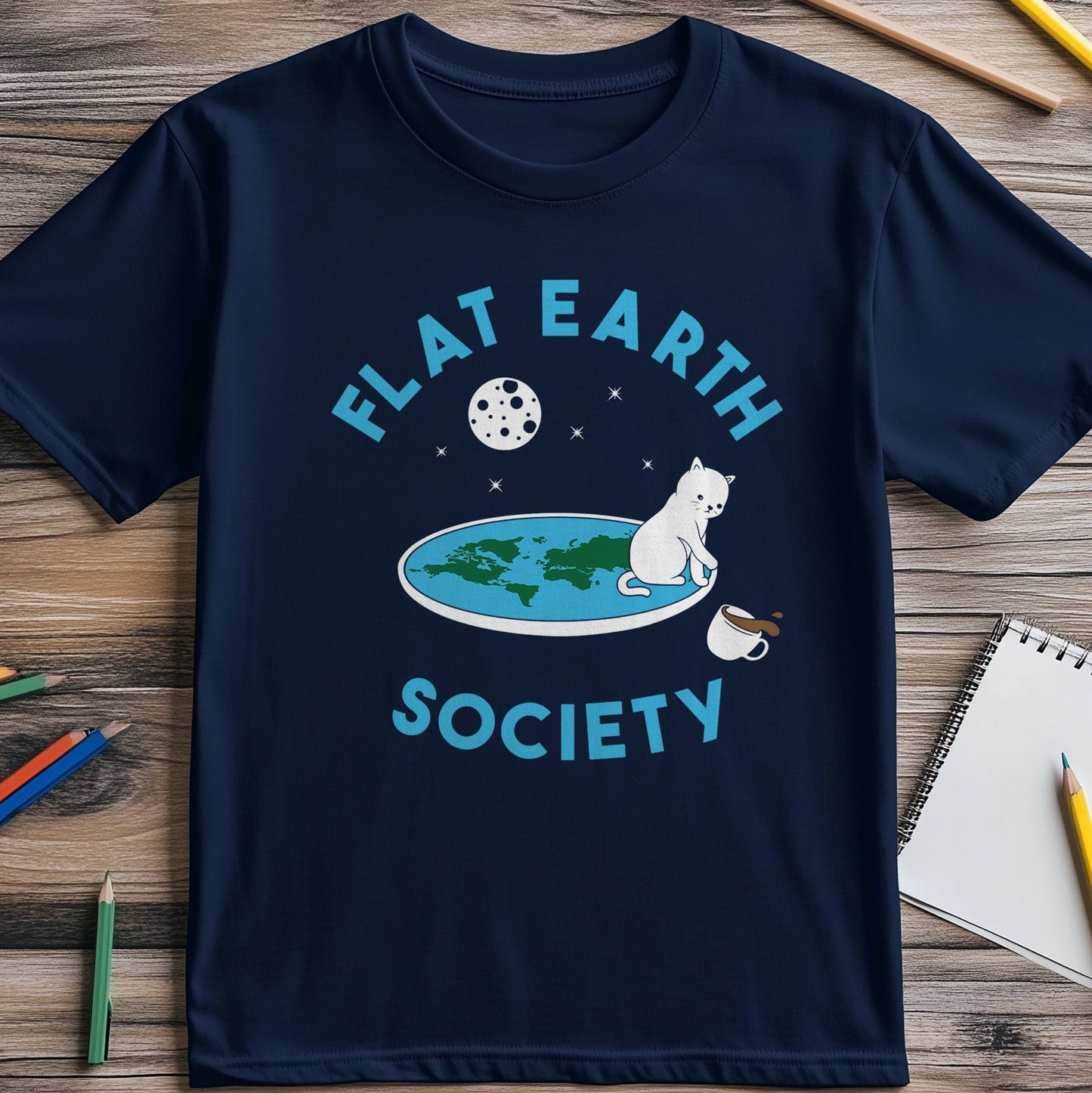 Flat Earth Cat t-shirt - Pawsitively