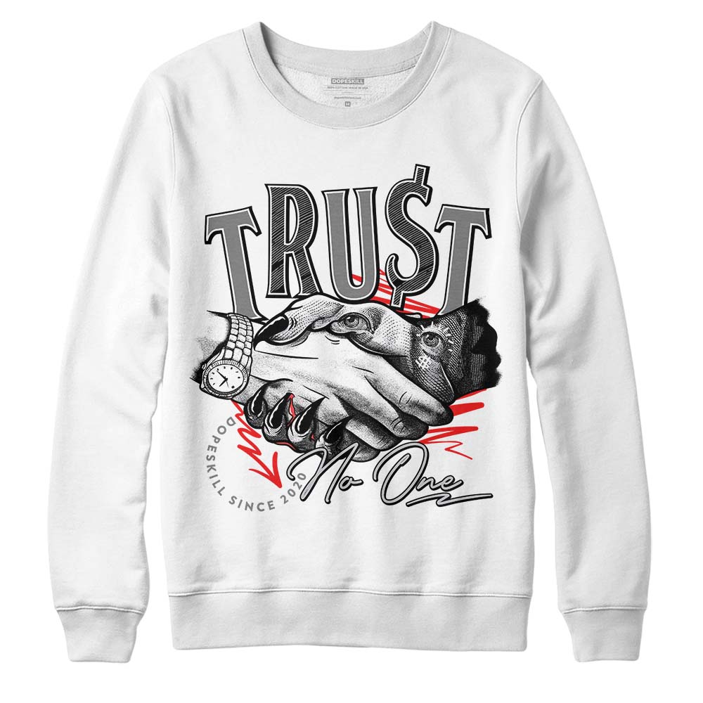 Grey Collection DopeSkill Sweatshirt Trust No One Graphic