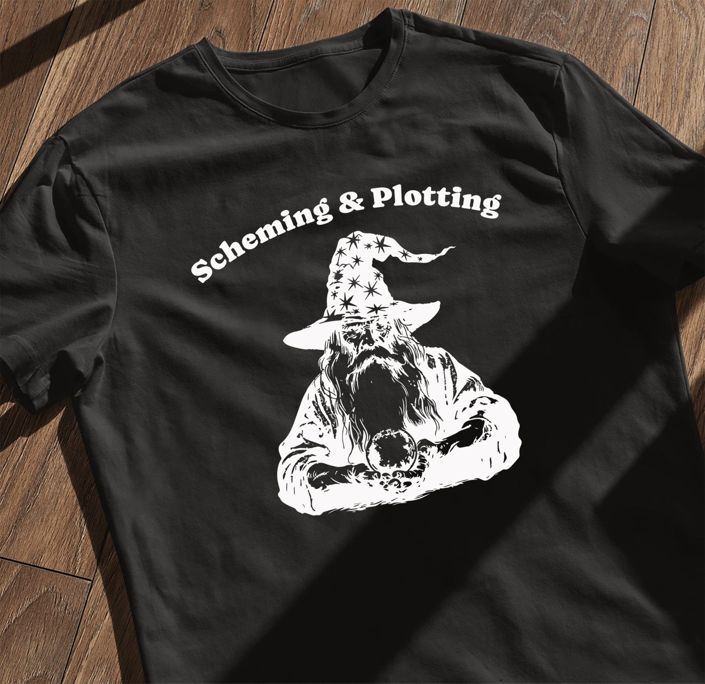 Old Wizard Scheming T-shirt