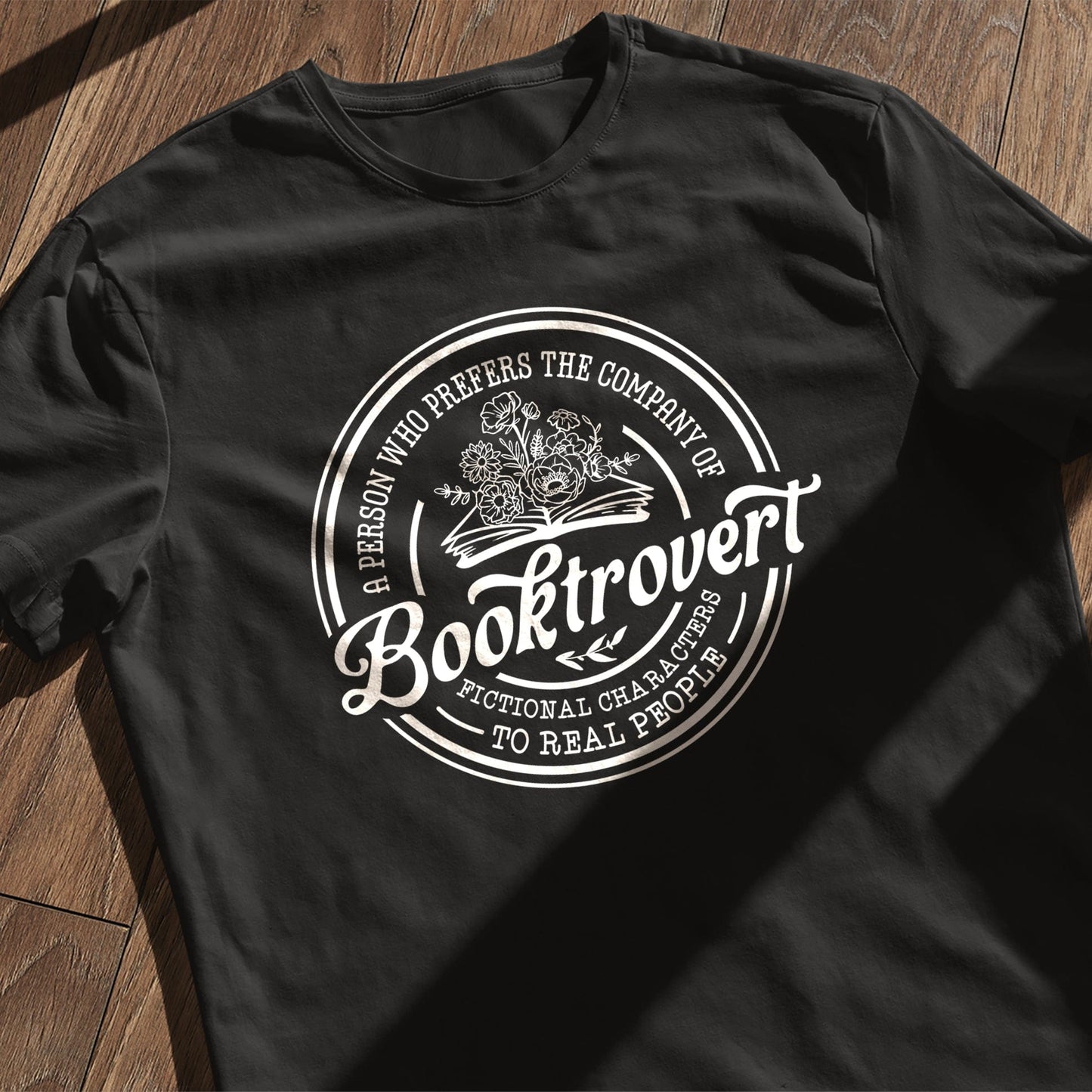Booktrovert Round T-shirt