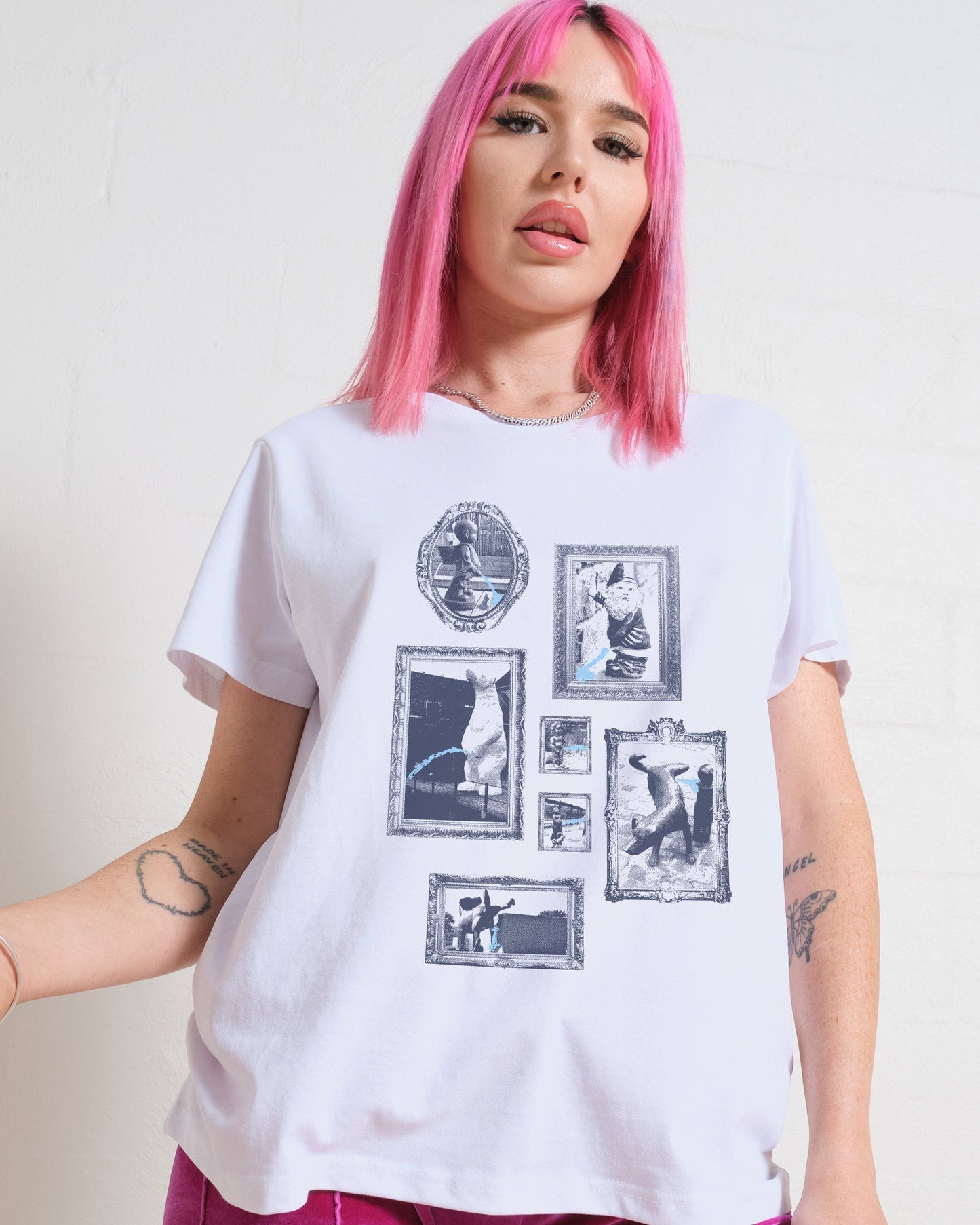 Pissing Statues Women's Tee